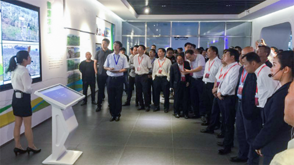 智慧涼都科技農(nóng)業(yè)云平臺受到六盤水電視臺、貴州日報社等媒體關(guān)注